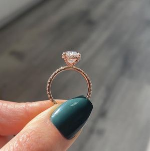 Anillo Iced Jewelz de 1 quilate con corte ovalado, chapado en oro amarillo de 14K para ella, anillo de compromiso IGI, anillo de boda - Product Image 5