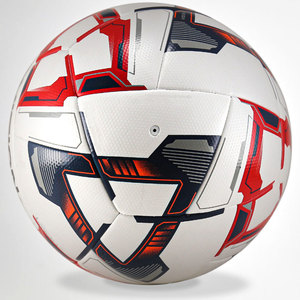 Ballon de football hybride de haute qualité taille 5, 24 panneaux, rétention d'air améliorée, rebond élevé, fabriqué au Pakistan - Product Image 2