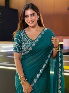 Emerald Green Silk <b>Saree</b> With Embroidered Border Traditional Indian Wedding Wear For Women Floor-Length Design - Product Image 3