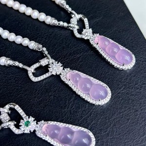 Colliers de perles d'eau douce à quatre breloques multiples avec jade naturel et pendentif fin à boucle universelle - Product Image 5