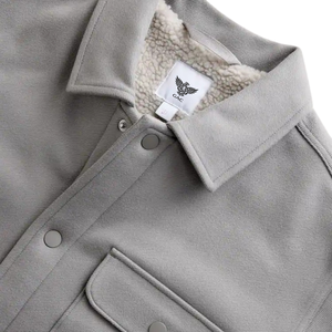 Veste Shacket Homme Gris Glacé Doublée Polaire Sherpa, Boutonnée sur le Devant, Vêtement d'Hiver, Poche Poitrine, Douce, Chaude, Décontractée, Usage Quotidien, Couche Supérieure - Product Image 6
