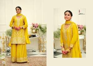 Ensemble Salwar Kameez en Chinon Lourd et Élégant avec Broderies Riches – Tenue de Soirée Ethnique Chic pour Femme – Collection Fêtes - Product Image 4