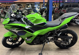 Nouvelles motos NINJAS 400 ABS KRT EDITION 2025 abordables, prêtes à être expédiées - Product Image 2