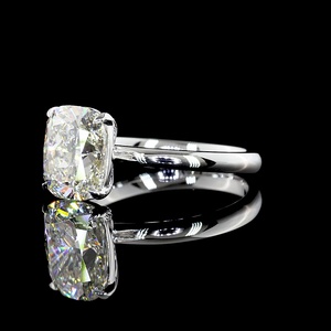 Anillo de compromiso clásico solitario de moissanita con corte cojín de 2.75 CT personalizado, certificado IGI, de oro blanco de 14K para mujer - Product Image 2