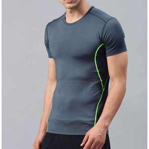 T-shirts de sport légers et extensibles en polyester 100% pour hommes, t-shirts de compression personnalisés à col rond - Product Image 4