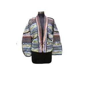 Veste Kantha réversible vintage écologique faite à la main, col châle en pur coton, manches longues, respirante, patchwork tricoté pour femmes - Product Image 1