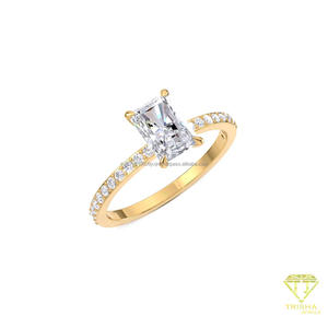 แหวนหมั้นเพชรโมอิสซาไนต์ทรงเรเดียนท์คัท ตัวเรือนทองคำขาว 14K ประดับเพชรแบบปาเว่ แหวนแต่งงาน แหวนสัญญา แหวนครบรอบ - Product Image 4