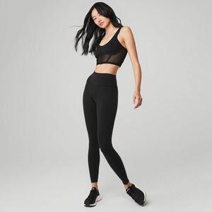 Ensembles de yoga personnalisables pour femmes, sans coutures, respirants, écologiques, avec haut sans manches à épaules dénudées et bas 2 pièces, tenue de sport fitness personnalisable - Product Image 5