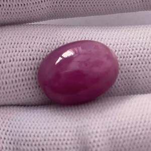 ทับทิมธรรมชาติ 17.83 กะรัต สีแดงอมม่วง คอรันดัม |   พลอยรูปไข่ขนาดใหญ่แบบหลวม - Product Image 1