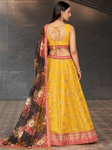 Ensemble Lehenga en Chiffon Brodé Jaune Floral Élégant Longueur Genou Sans Manches avec Blouse et Dupatta – Tenue Femme pour Mariage et Festival - Product Image 5