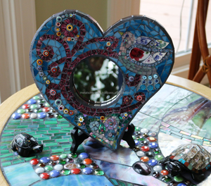 Miroir mural décoratif en mosaïque en forme de cœur avec colombe, pour la maison, le salon, la chambre et comme cadeau - Product Image 2