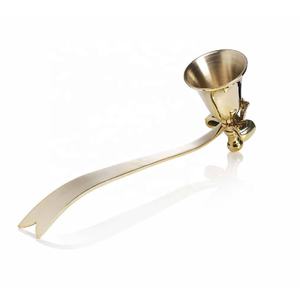 Apagavelas de Latón Vintage con Mango Largo, Diseño Moderno, Hecho a Mano, Extintor de Velas Navideño - Product Image 3