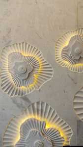 Escultura de Pared de Piedra Natural Floral en 3D de Lujo, Tallada con CNC, Diseño Moderno para Parques y Villas - Product Image 2