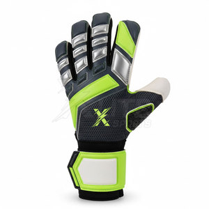 Gants de football d'entraînement personnalisés avec design de gardien de but, paume en latex antidérapante, dos en mesh et fermeture de poignet réglable pour l'extérieur - Product Image 2
