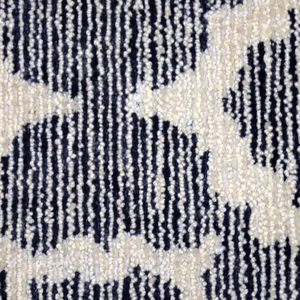 Tapis DECORDEC Indigo Rosette bleu marine ivoire en laine tuftée à la main, antidérapant, écologique, motif géométrique floral en médaillon et treillis - Product Image 4