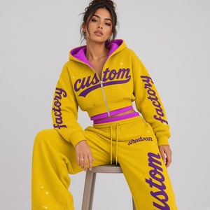 Conjunto de sudadera corta amarilla y pantalones anchos para mujer, con estampado gráfico de diamantes de imitación, ropa informal de calle, conjunto de dos piezas a juego - Product Image 4
