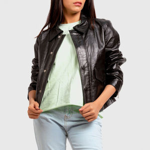 Chaqueta de cuero PU ajustada para mujer, estilo motociclista, corta, moderna y ligera para uso diario - Product Image 6