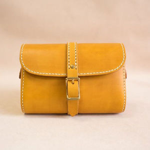 Sac à bandoulière jaune en cuir véritable pour femme, sac à rabat avec boucle pour le quotidien, les voyages et le shopping - Product Image 1
