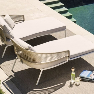 Tumbona Reclinable Ajustable para Patio con Marco de Aluminio, Resistente a los Rayos UV y al Agua, para Uso en Piscina y Jardín - Product Image 5