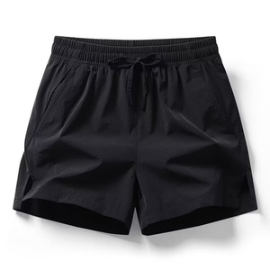 Shorts décontractés polyvalents pour hommes, 100 % polyester, tissu peigné respirant, coupe ample et confortable, couleur unie - Product Image 2