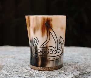 Verre à vin en corne naturelle sculpté sur mesure de haute qualité, fabriqué à la main pour la maison, les restaurants, les hôtels, vente en gros directe - Product Image 6