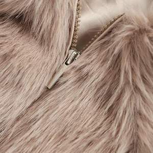 เสื้อโค้ทขนสัตว์เทียมแบบมีฮู้ดสไตล์ยุโรป ทำมือ ผลิตในมองโกเลีย ขายส่ง สำหรับฤดูหนาว แฟชั่นผู้หญิง แบบสั้น - Product Image 2