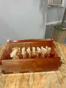 Jeu d'échecs artisanal en résine et os, modèle 30x30cm, avec grandes pièces uniques, couleur personnalisable pour la décoration intérieure et les cadeaux - Product Image 4