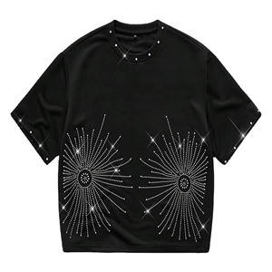 Camiseta Corta Negra Oversize para Hombre con Diseño de Puntos de Diamantes de Imitación, Manga Corta, Cuello Redondo, Estilo Urbano, Tejida - Product Image 1