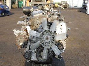 Conjunto de motor diésel 1RZ usado, completo con caja de cambios, para reemplazo o reparación - Product Image 1