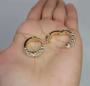 Pendientes de Tres Piedras de Moissanita, Plata de Ley 925, Chapados en Oro, 5.2g, Joyería Elegante para Mujer, Regalo para Bodas y Fiestas - Product Image 2