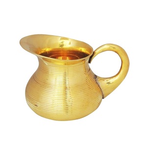 Jarra de Lujo de Latón Hecha a Mano, Jarra Decorativa para Servir Agua, Vajilla de Latón Vintage para el Hogar, Cocina y Comedor - Product Image 1