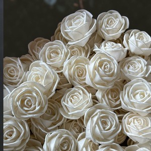 Ramo de Flores Artificiales de Madera Sola VADEE, Rosa Blanca Híbrida 001, Artesanía Sostenible Hecha a Mano para Bodas y Hogar - Product Image 3