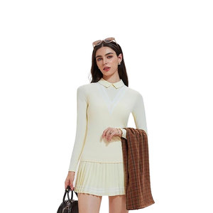 Tenue de tennis chic et résistante pour femme, avec coutures renforcées pour une qualité et un maintien durables - Product Image 4