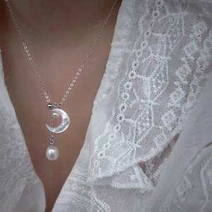 Collar Ajustable de Plata Pura S925 con Perla Natural de Agua Dulce Impecable, Concha de Mariposa Blanca, Collar Luna Viento Frío - Product Image 1