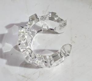 Brazalete de moda de acrílico transparente de gran tamaño Brazalete de moda transparente sólido - Product Image 1