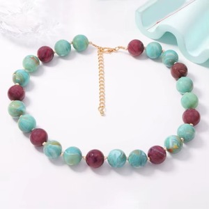 Colliers tendance en résine perlée pour les occasions festives – Faits main, forme ange personnalisée, multicolores, à la mode - Product Image 2