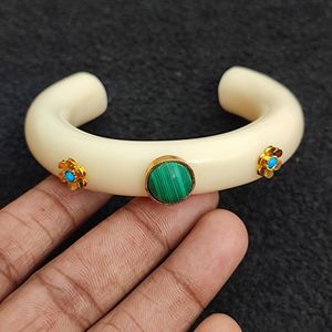 กำไลข้อมือเรซิ่นตกแต่ง แฟชั่นทันสมัย กำไลทำมือสุดพิเศษ เครื่องประดับสีสันสดใส สำหรับแต่งตัวในชีวิตประจำวันและงานปาร์ตี้ - Product Image 4
