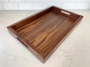 Plateau de service rectangulaire en bois d'acacia de luxe avec poignées pour la présentation de nourriture, charcuterie, fromages, utilisation dans les hôtels, restaurants, traiteurs - Product Image 3