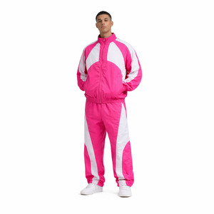 Ensemble de survêtement rose en nylon pour homme OEM – Veste coupe-vent légère et pantalon de jogging – Tenue de sport respirante pour la course et le streetwear - Product Image 1