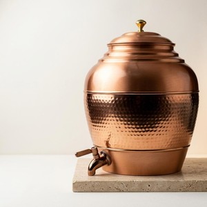 Distributeur d'eau en cuivre de qualité exceptionnelle avec couvercle, style vintage, grande capacité, pour usage domestique - Product Image 1
