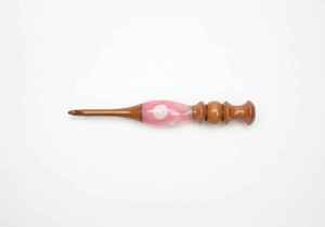Belladec High-quality Eco-Friendly Durable Resin <b>Crochet</b> <b>Hook</b> with Oval Pink Handle for Hand Knitting Sewing Accessories - Product Image 2