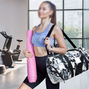 Sac de sport décontracté léger avec bandoulière réglable, en polyester durable et écologique, capacité 40-55L pour l'entraînement - Product Image 6