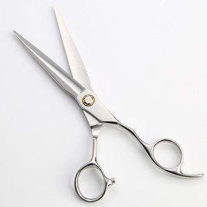 Kit de coupe de cheveux pour hommes avec ciseaux de barbier en acier inoxydable de 7 pouces, incluant un étui en cuir, outil de beauté à prix avantageux - Product Image 6