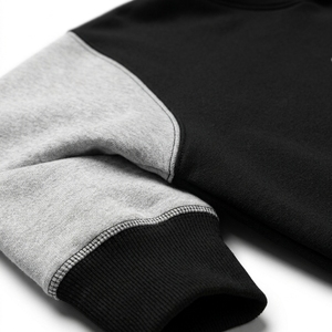 Sweat-shirt à capuche surdimensionné en molleton noir et gris contrastant avec poche kangourou, style streetwear - Product Image 2
