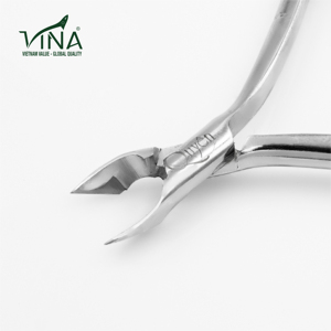 Cortador de cutículas de doble hoja de acero al carbono plateado con mandíbula curva redonda para acabado de uñas limpias - Product Image 6