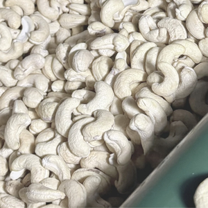 Hot Sales High Quality Cashew <b>Nut</b> Kernels Raw Cashew <b>Nuts</b> WW180, WW240, WW320, LP, WS Cashew <b>Nuts</b> OEM, ODM - Product Image 1
