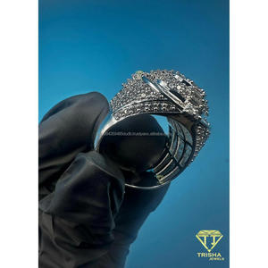Anillo de Plata 925 con Diamante Cultivado en Laboratorio, Diseño Redondo con Incrustaciones de Piedras Baguette, Joyería de Alta Gama para Compradores Mayoristas - Product Image 3