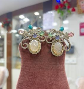 Hermosos Pendientes de Diseño Fusion con Brillo de Alta Calidad para Mujer, Ideales para un Look de Noche, para Fiestas, Colección de Moda - Product Image 2