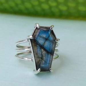 Natural <b>Labradorite</b> Coffin <b>Ring</b> Solid 925 Silver Artisan Gemstone <b>Ring</b> - Product Image 1