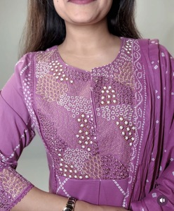 Conjunto de Kurta Elegante Largo para Mujer, Color Morado, 100% Algodón Orgánico, Bordado, con Pantalones y Dupatta, para Uso Diario en Todas las Temporadas - Product Image 6